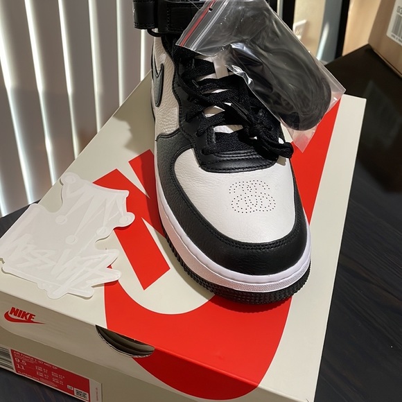 Nike x Stussy AF1 - Picture 3 of 3